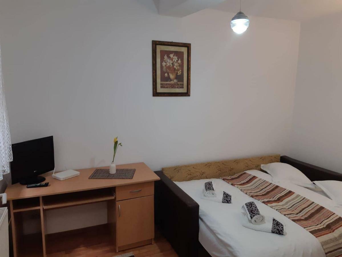 Tudor Apartment Braszów Zewnętrze zdjęcie